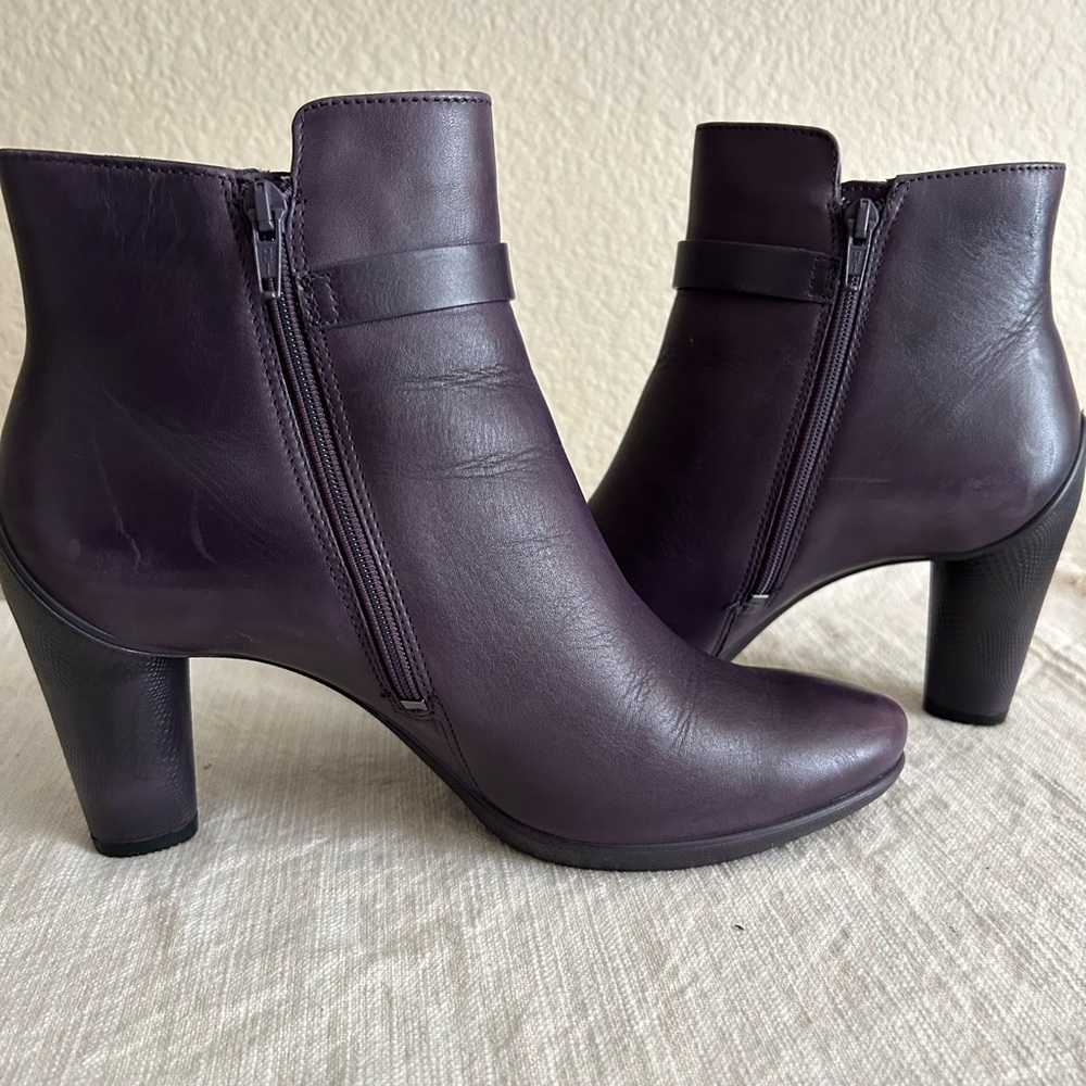 Ankle high boots. Worn 2x time